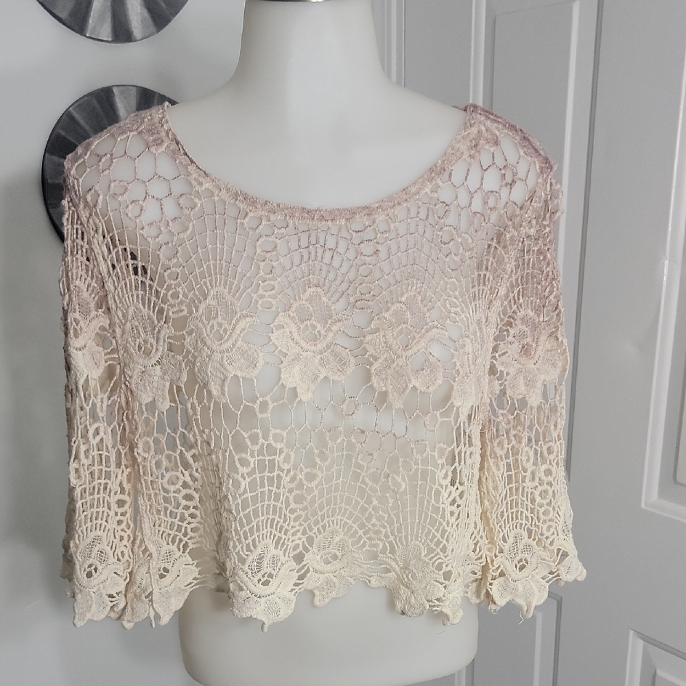 Timing 3/4 Sleeve Crochet Crop Top Open Floral Layering Crochet Top Meduim